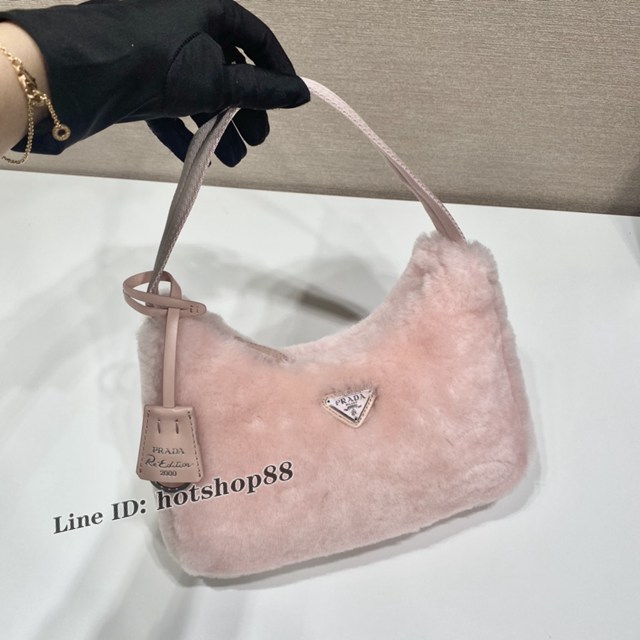 Prada專櫃新款Hobo毛毛包 款號：NE515 普拉達秋冬爆款女包腋下包 csp1297